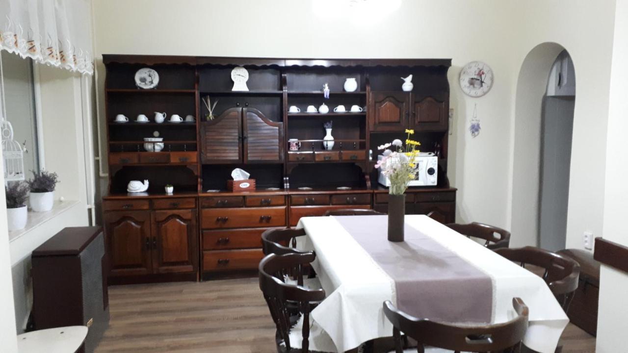 Rozalia Apartman Gyula Exterior photo